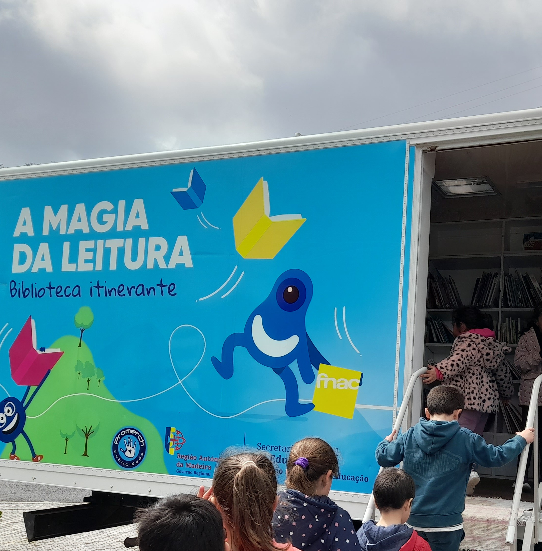 Biblioteca Itinerante- A Magia da Leitura