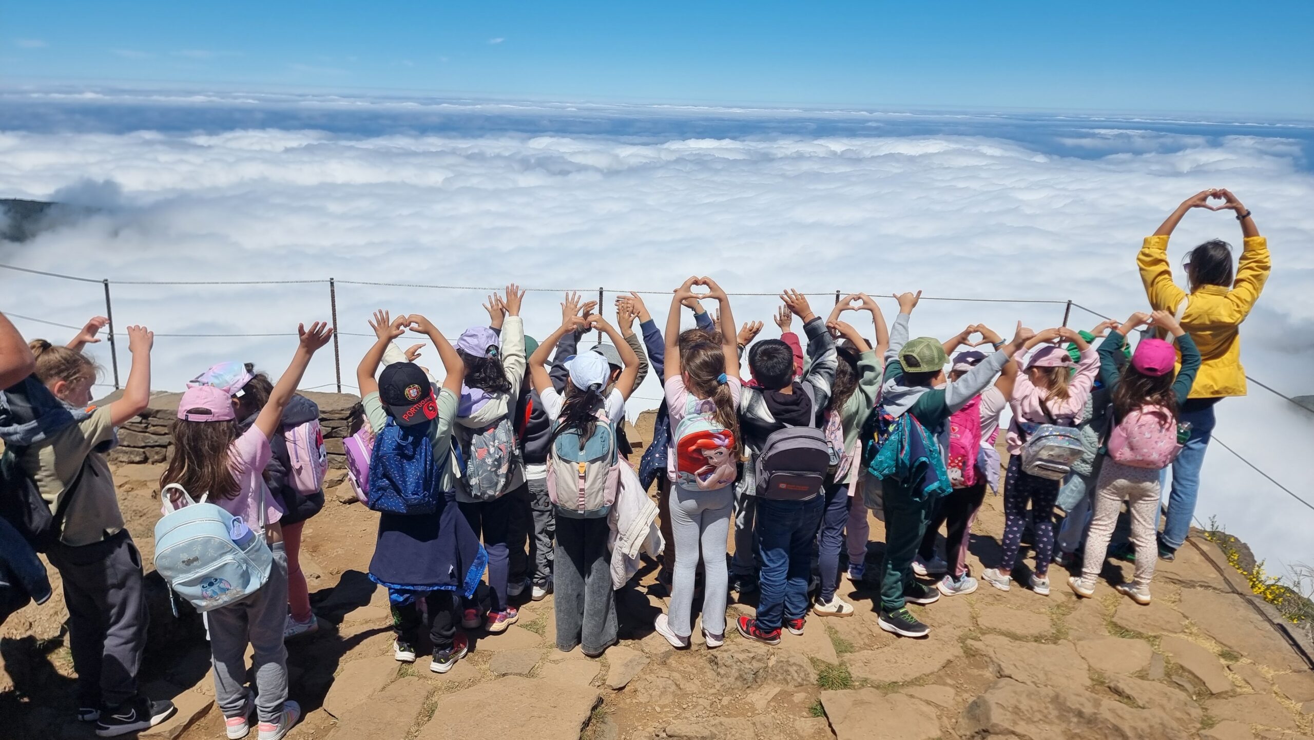 Erasmus +: Projeto “da Serra ao Mar” leva alunos do 1.º e 2.º anos a visitarem o Centro da Freira da Madeira no Pico do Areeiro