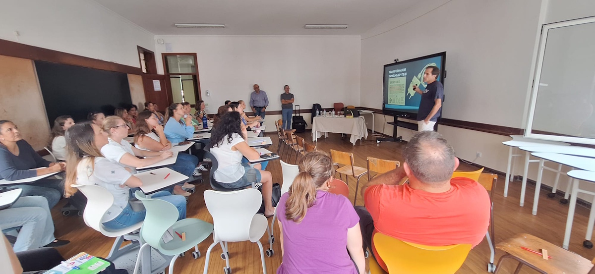 Ação de Sensibilização destinada aos Encarregados de Educação dos 2.º e 3.ºCiclos “Rentabilizar os Recursos Digitais nas Aprendizagens”