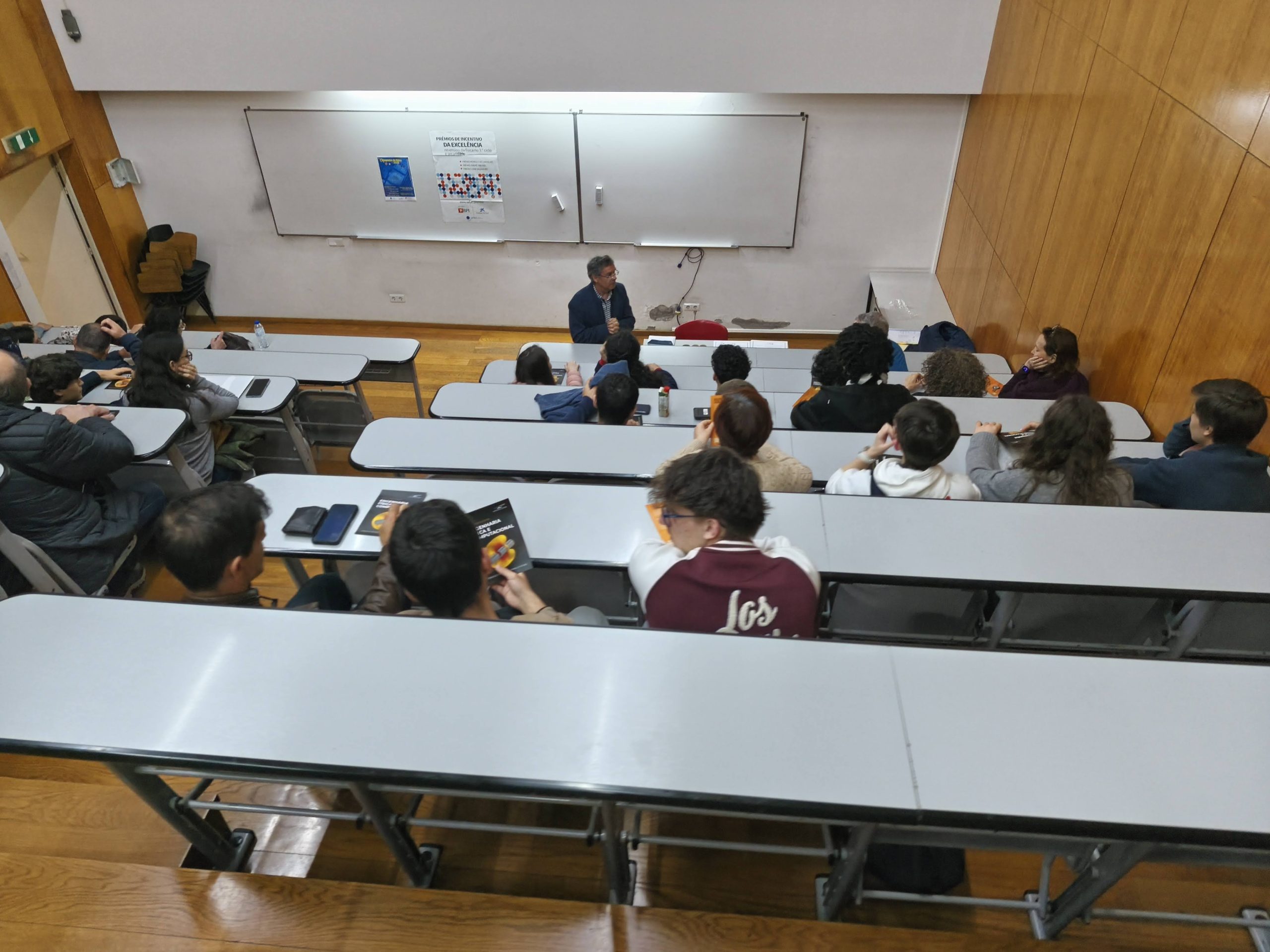 Alunos do Secundário representam Escola nas Olimpíadas de Física